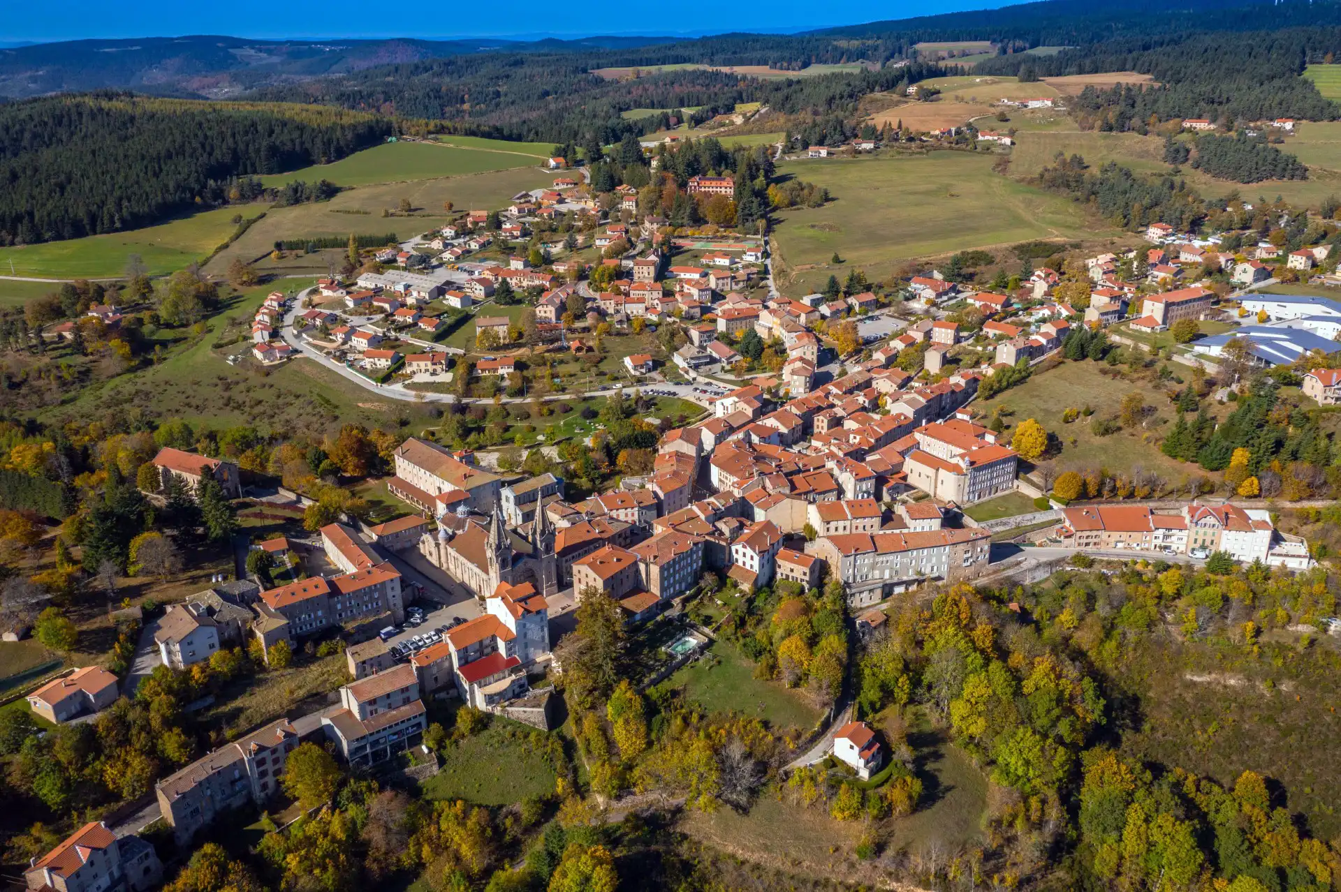 Domaine Milagro - Extérieurs & alentours - Lalouvesc Village